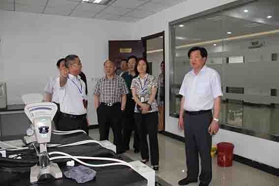 金山區(qū)政協(xié)曹云輝副主席、亭林鎮(zhèn)曹婕鎮(zhèn)長考察公司