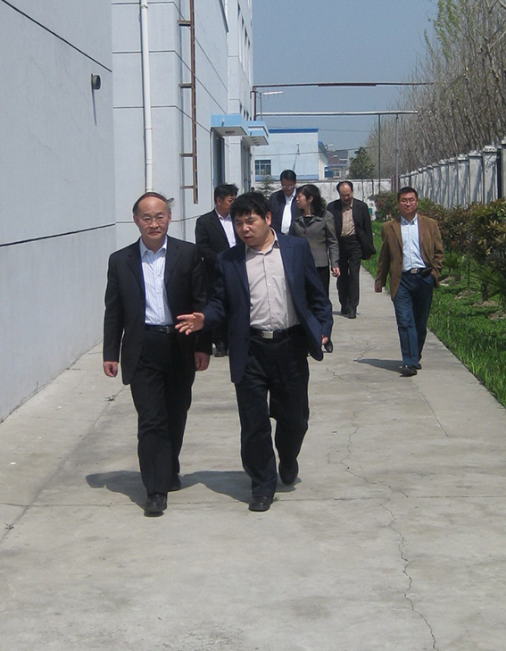 中輕集團陳鄂生董事長視察公司